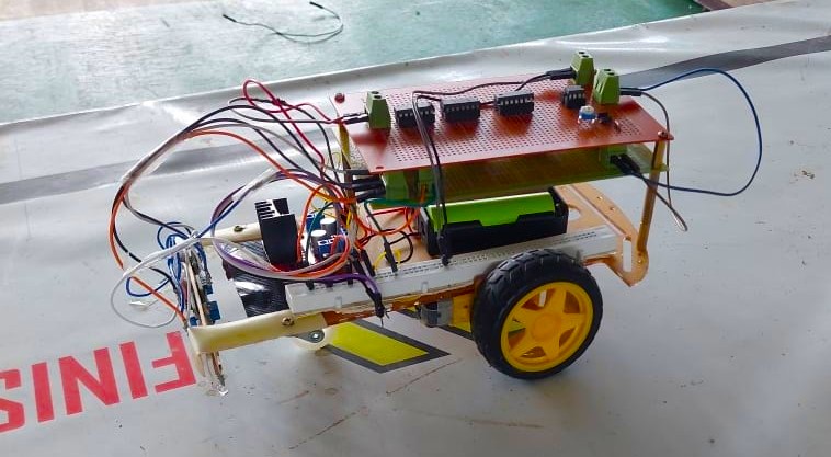 line-following-robot-using-combinational-logic-control