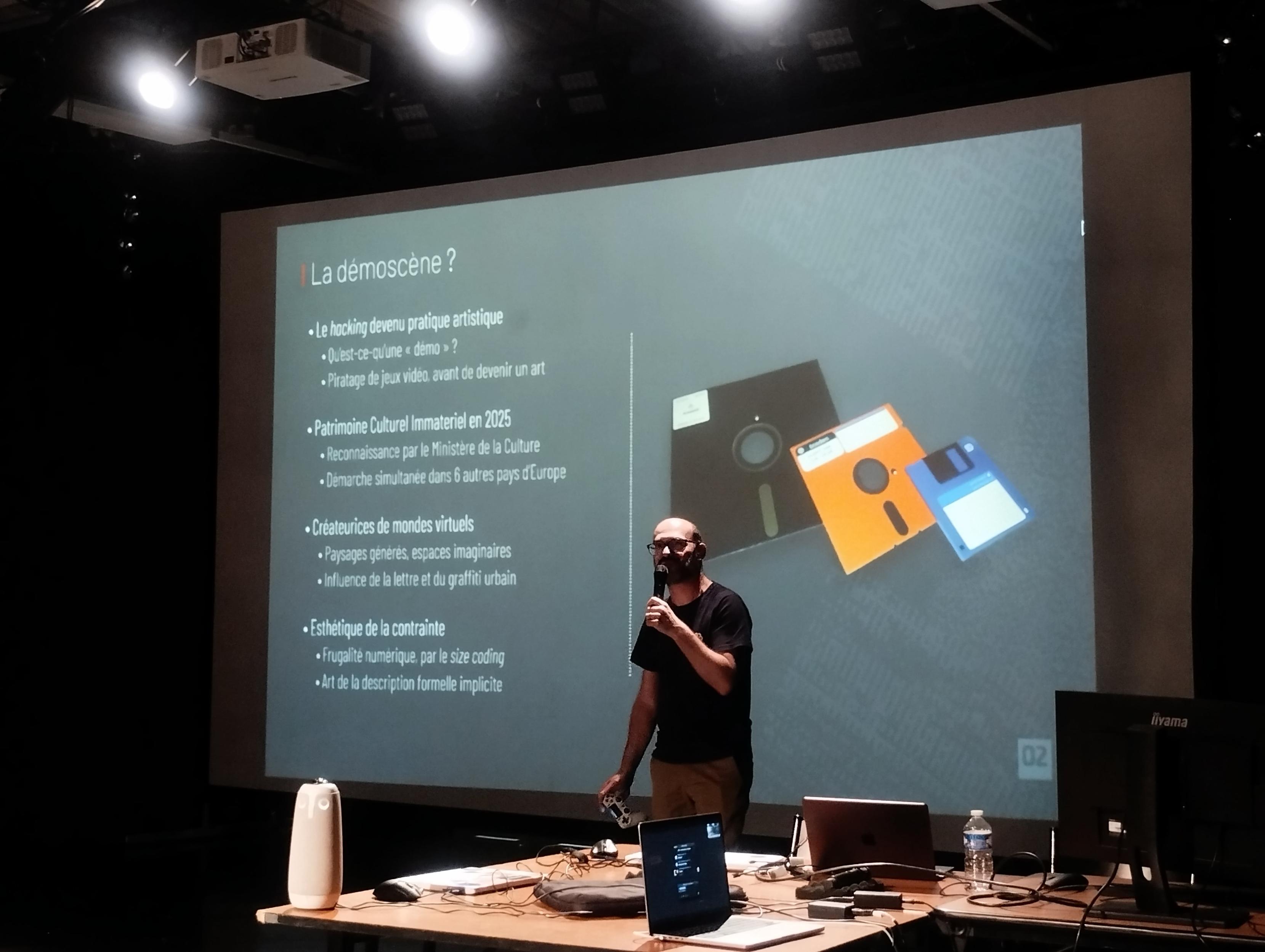 demoscene-interactive-book