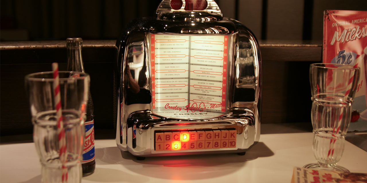 Lou-s-Cafe-Jukebox