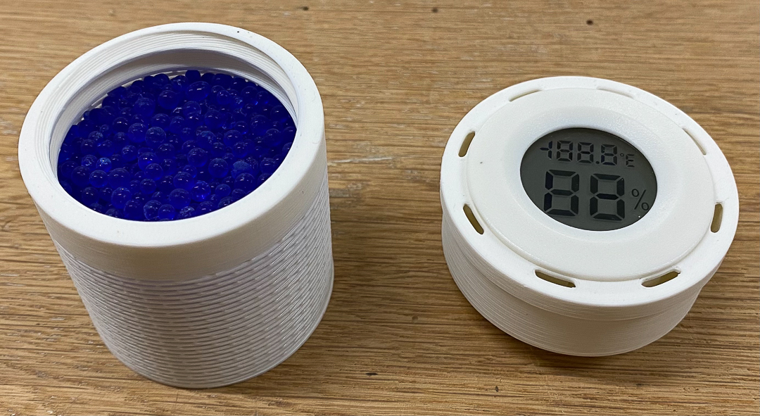 Silica-Gel-Holder