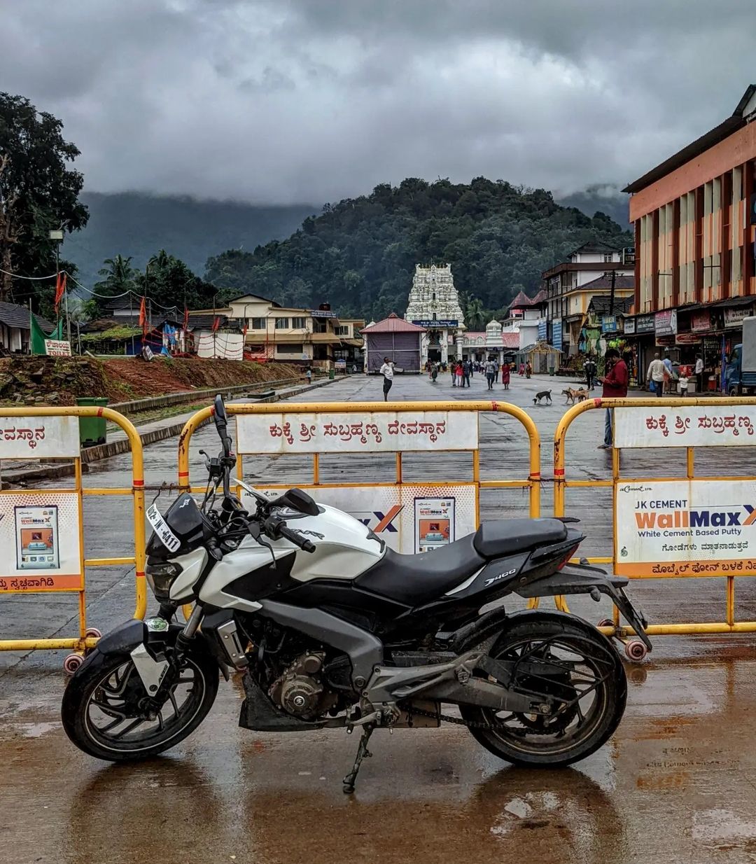 GitHub - raajtiwari/motoholicc.github.io: I just want to trying to make ...