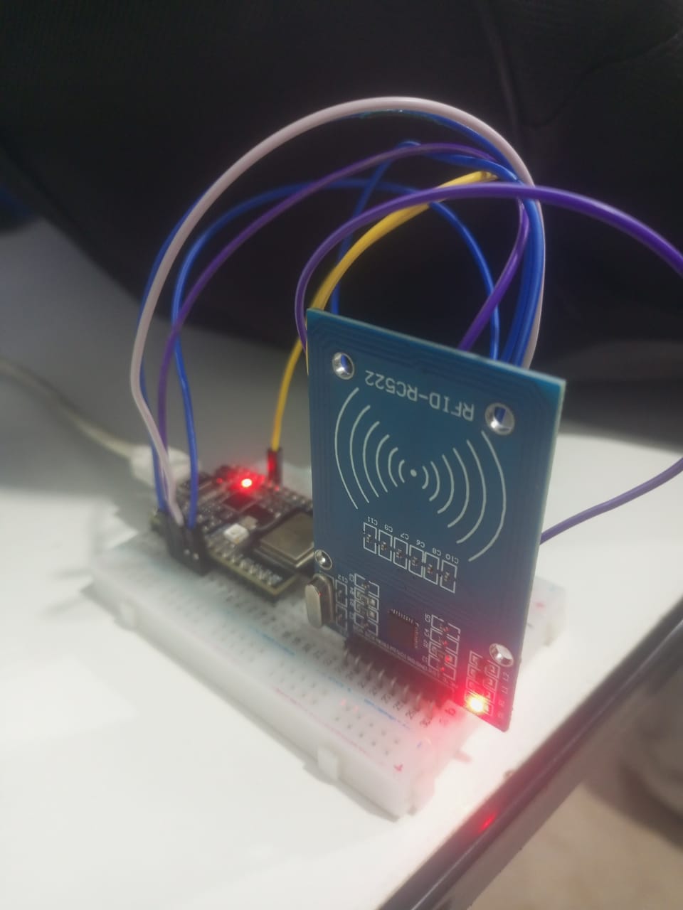ESP32-MFRC522-RFID-reader-writer